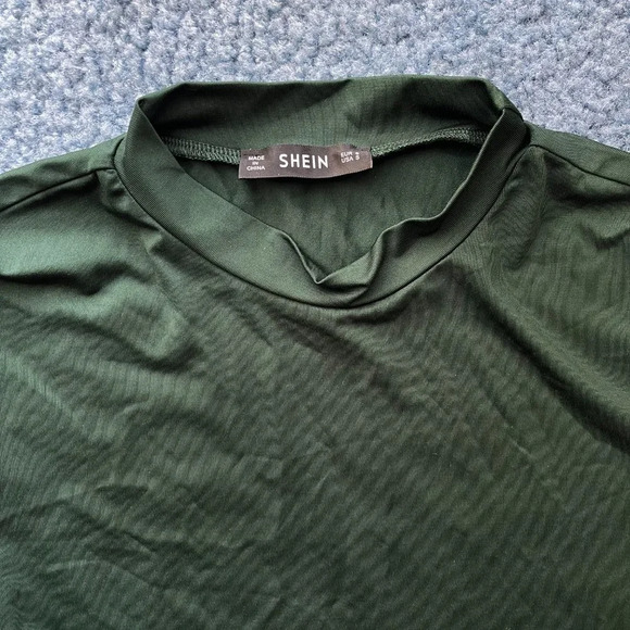 SHEIN Green Form-Fitting Mock Neck Crop Top - Picture 3 of 4
